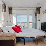 Brand New 2 Bedroom 2 Bath Flat At Brixton Station And O2 For Max 8 Guests