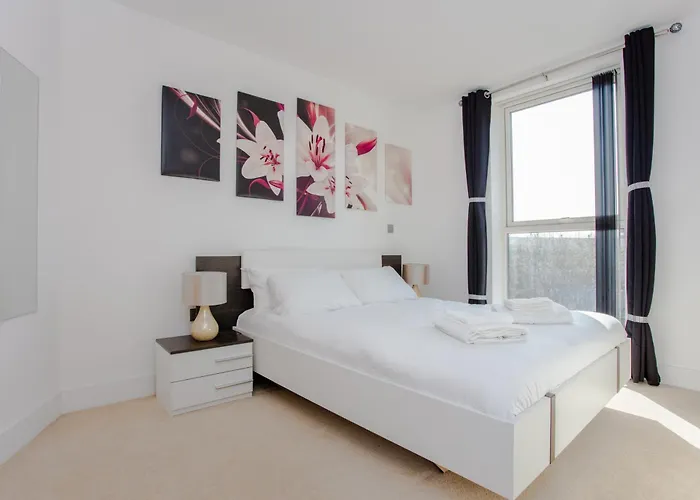 Brand New 2 Bedroom 2 Bath Flat At Brixton Station And O2 For Max 8 Guests